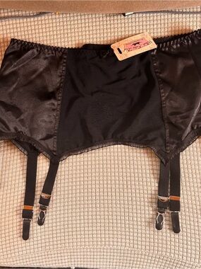 What Katie Did Vintage Garter Suspender Belt US Size 14 Black 6 Straps